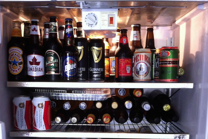 Расположение пива в холодильнике